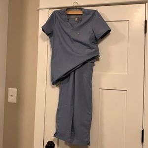 Figs set Catarina top XS Zola pant XS